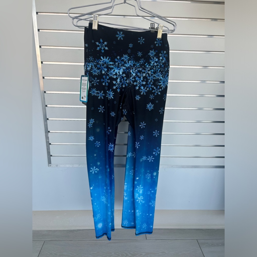 Yoga Democracy Snowy Nights printed yoga leggings